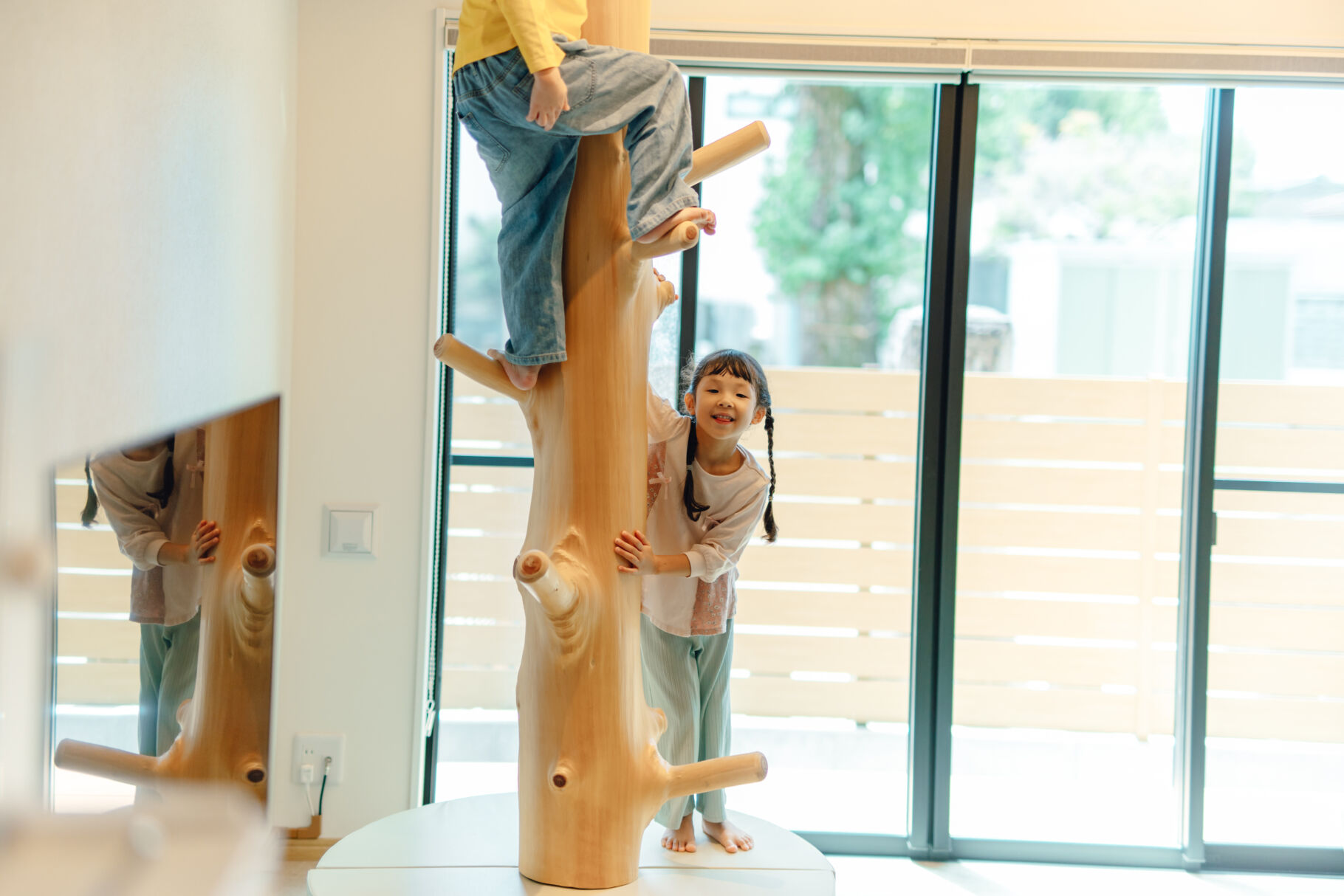YR treehouseのシンボルツリー🌲✨ のぼり木の使い方